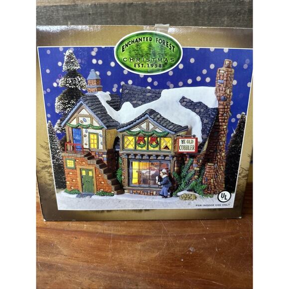 Enchanted Forest Christmas Village Glass Window House Ye Old Cobbler In Box - Picture 8 of 8